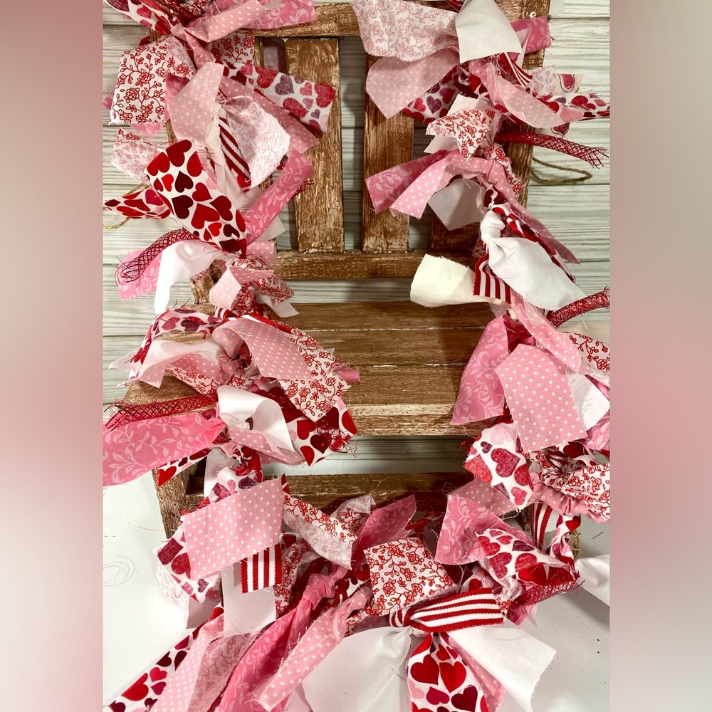 Pink and Red Valentine’s Day Garland